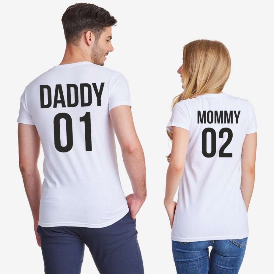 Μπλούζα για ζευγάρια σε άσπρο ή μαύρο χρώμα Daddy 01 и Mommy 02